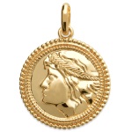 Pendentif personnage romain en plaqué or.