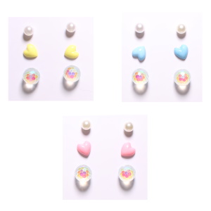 Lot de 3 paires de boucles d'oreilles puces en forme de perle d'imitation, de cœur et de boule à facette. 3 coloris différents. Votre préférence en commentaires. Vendu par lot.
