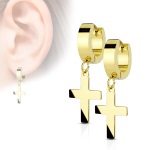 Boucles d'oreilles créoles avec une croix pendante en acier 316L doré.