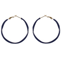Boucles d'oreilles créoles fil difforme en acier doré pavées d'émail de couleur bleu.