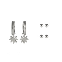 Lot de 3 paires de boucles d'oreilles puces en forme de boule et créoles avec pendants fleurs en acier argenté.