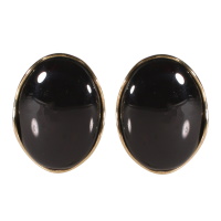 Boucles d'oreilles pendantes de forme ovale en acier doré serties d'un cabochon de couleur noire.