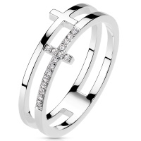 Bague double anneaux avec croix en acier argenté dont une croix pavée d'oxydes de zirconium blancs.