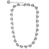Bracelet chaîne de cheville composé d'une chaîne et de cœurs en acier argenté. Fermoir mousqueton avec 3 cm de rallonge.