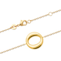 Bracelet composé d'une chaîne et d'un cercle en plaqué or jaune 18 carats. Fermoir mousqueton avec anneaux de rappel à 16 et 18 cm.