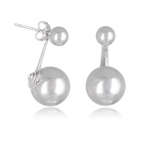 Boucles d'oreilles pendantes composées d'une puce boule et d'un pendant surmonté d'une boule en argent 925/000 rhodié.